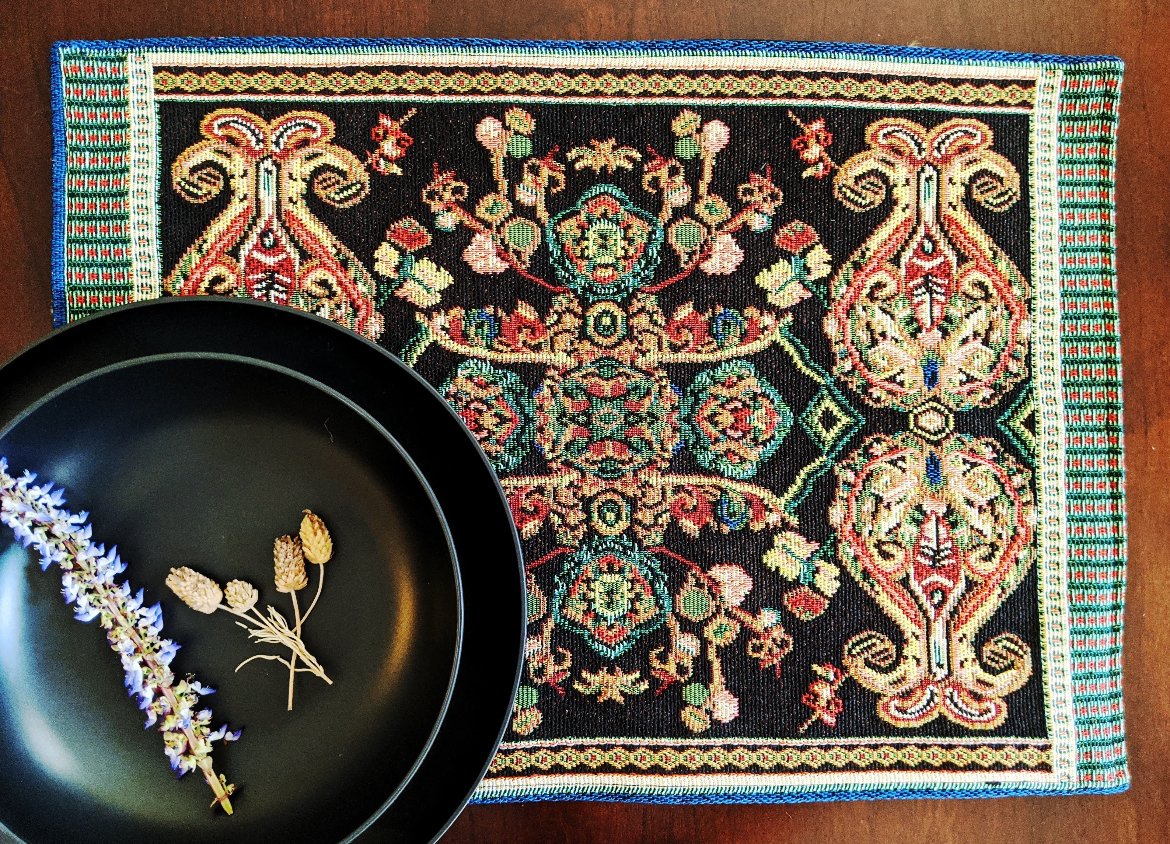 Tache Elegant Black Ornate Paisley Woven Tapestry Placemat Set (18192)-0
